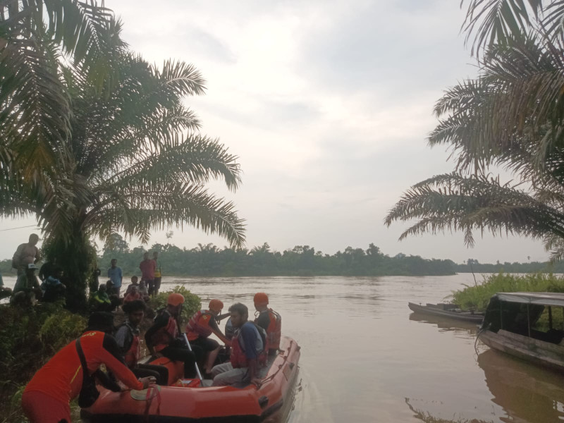Perahu Terbalik, Nelayan Hilang di Sungai Kampar