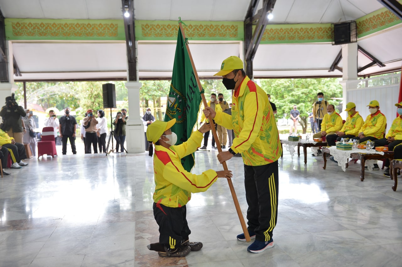 Gubernur Riau Lepas 108 Atlet Paralimpik Ikuti Peparnas XVI Papua