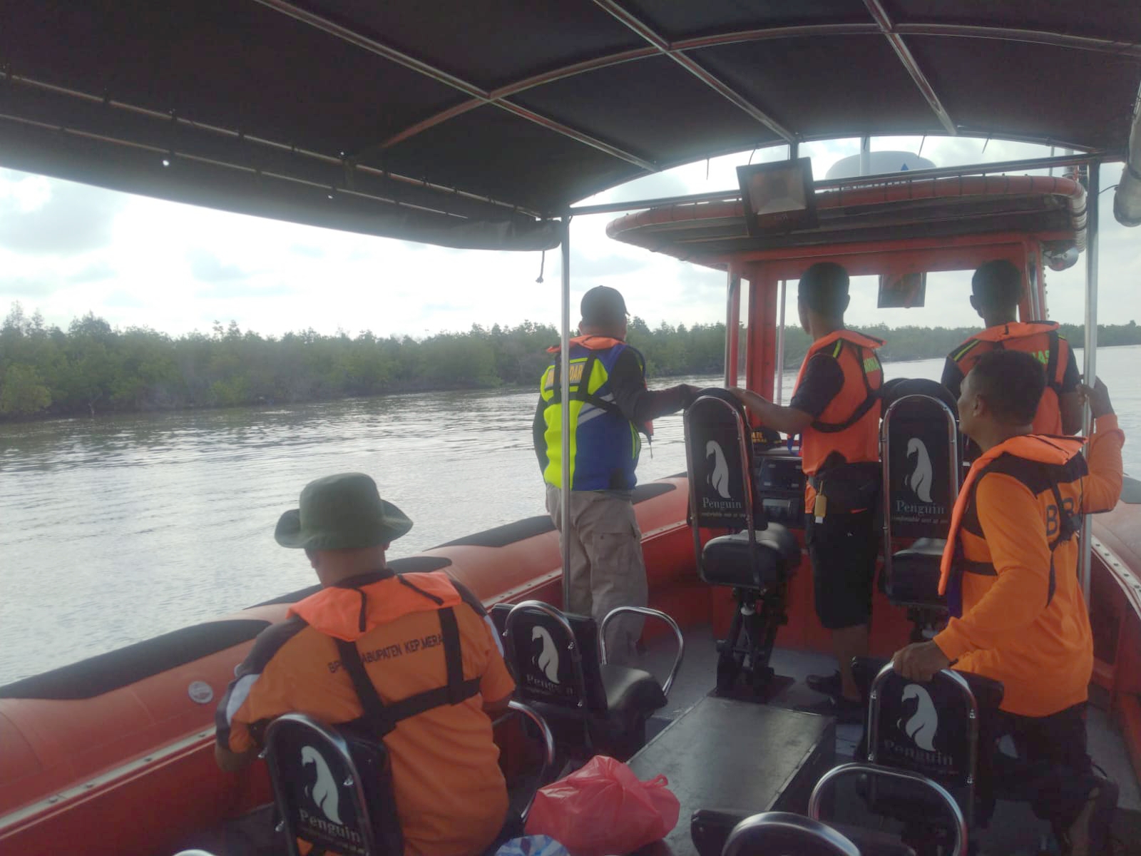 Kapal Pompong Muatan Besi Tua Tenggelam di Perairan Meranti, 2 ABK Hilang