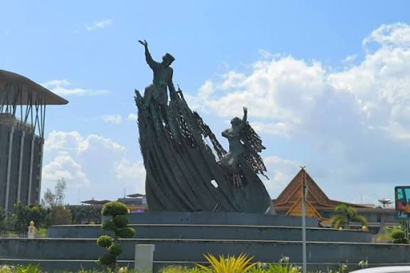 DPRD Riau Minta Pemprov Benahi Tugu Zapin yang Kian Terlupakan