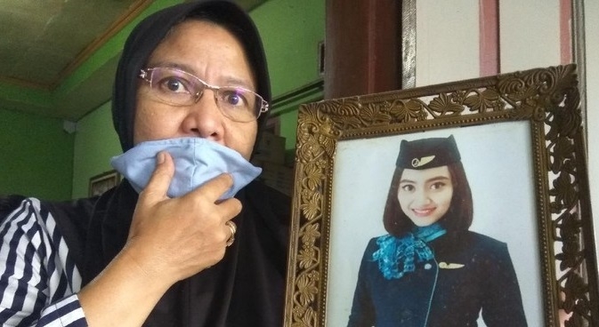 Tangisan Ibunda Dinda Amelia, Penumpang Sriwijaya Air: Adek Pulang ya Nak, Sayang...