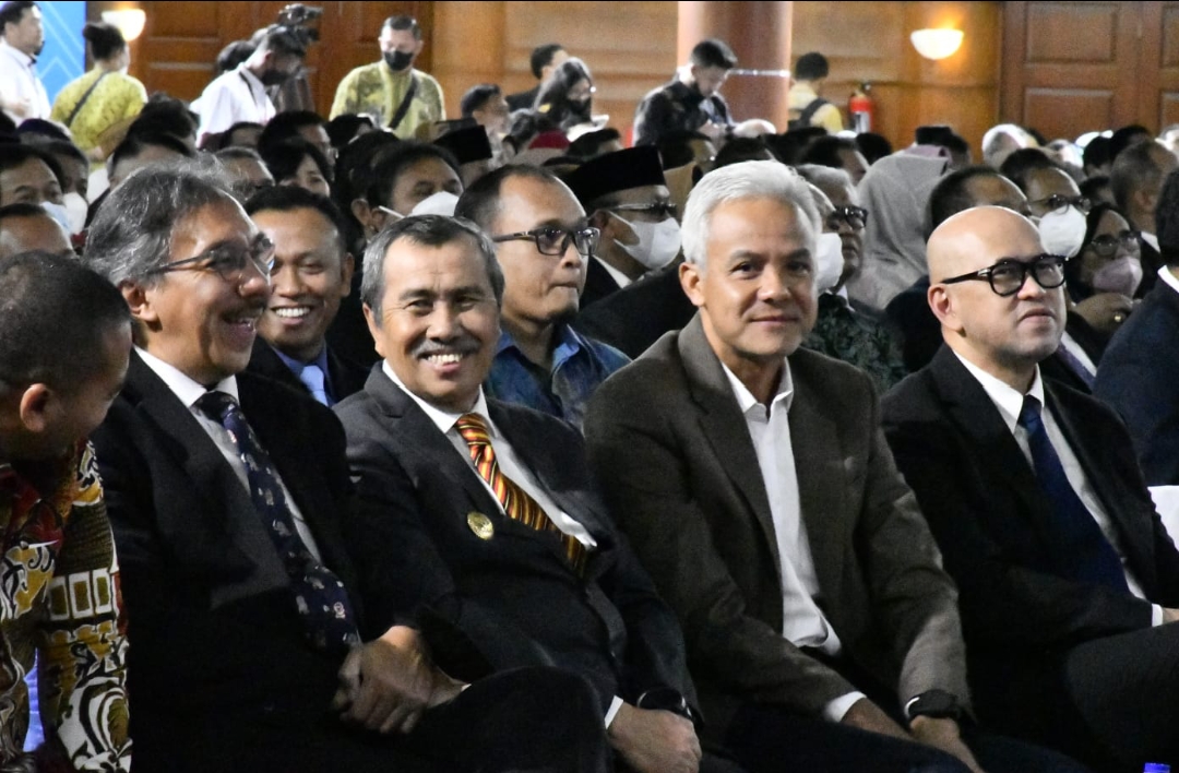Gubernur Riau Hadiri Pelantikan Rektor IPB Periode 2023-2028
