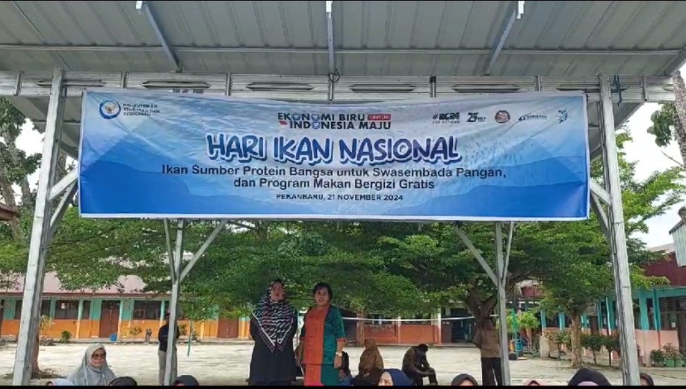 Peringati Hari Ikan Nasional, SMPN 8 Pekanbaru Makan Siang Bergizi Gratis