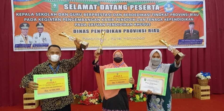 Guru SMK Kuala Cenaku Inhu Raih Juara Tingkat Provinsi Riau Lomba Guru Berprestasi dan Berdedikasi