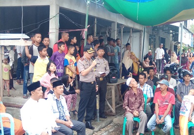 Ramadan ke 6, Polres dan Pemkab Inhil Bagikan Takjil kepada Korban Kebakaran