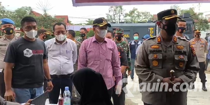 Wabup Rohul Tinjau Vaksinasi di Taman Kota, Kapolres: Target 5 Ribu Warga Divaksin Corona