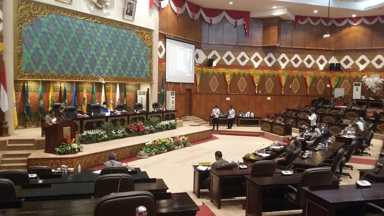Paripurna Pandangan Umum Fraksi Terkait LKPJ Riau 2020, Fraksi PKS Soroti Honor Guru Bantu yang Masih di Bawah UMK