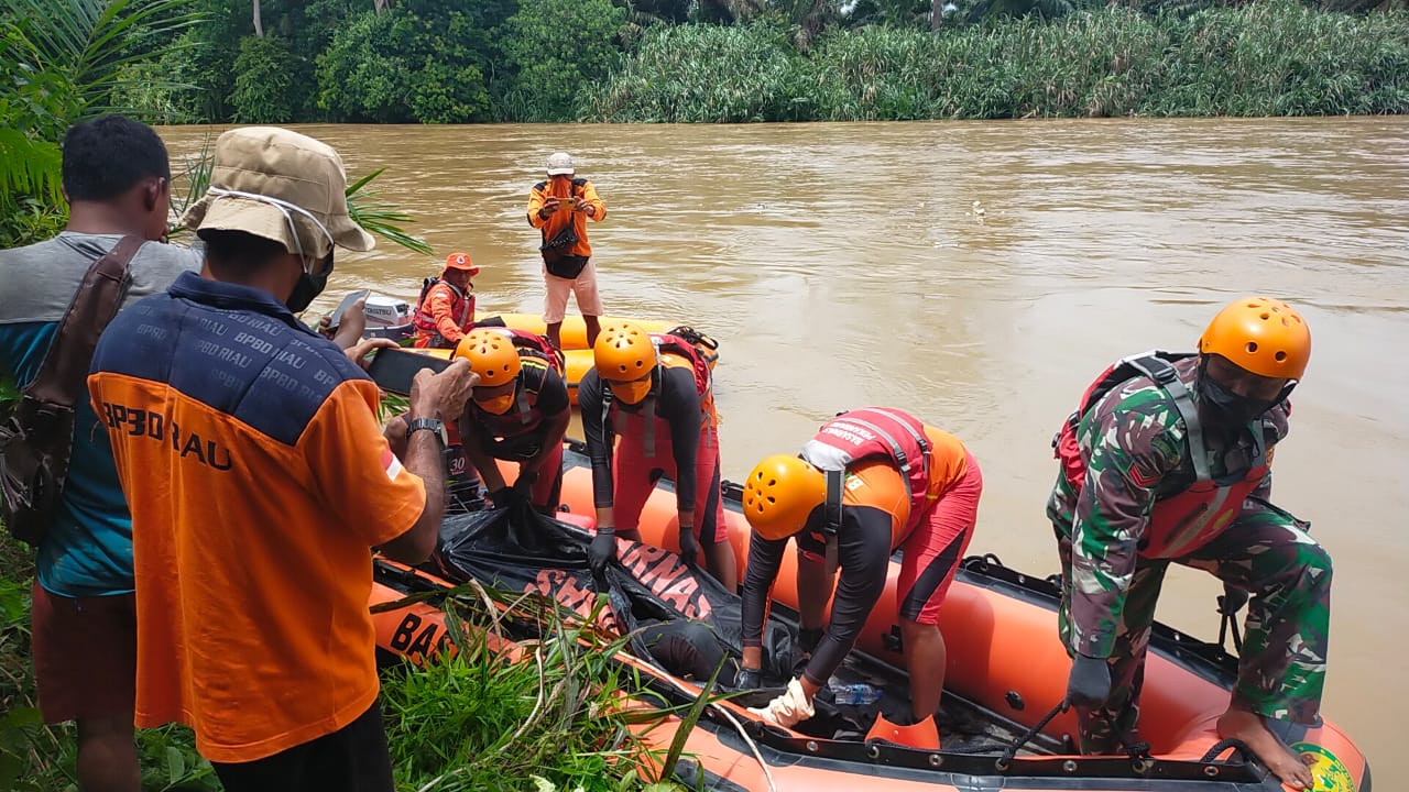 Terbawa Arus 7 Km, Remaja Tenggelam di Sungai Rokan Ditemukan Tewas