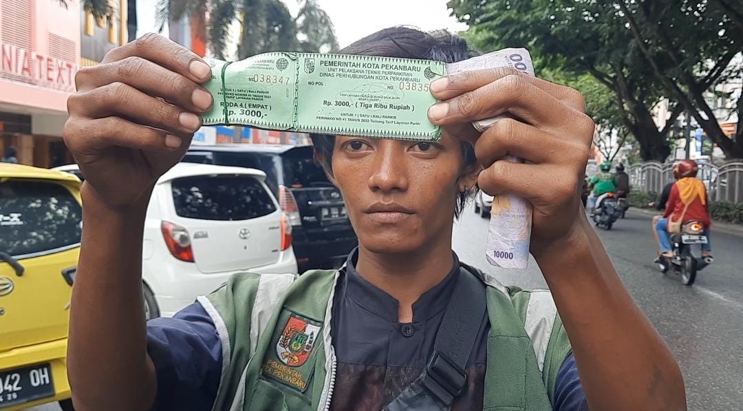Pemko Pekanbaru Naikkan Tarif Parkir Pinggir Jalan, Warga dan DPRD Meradang
