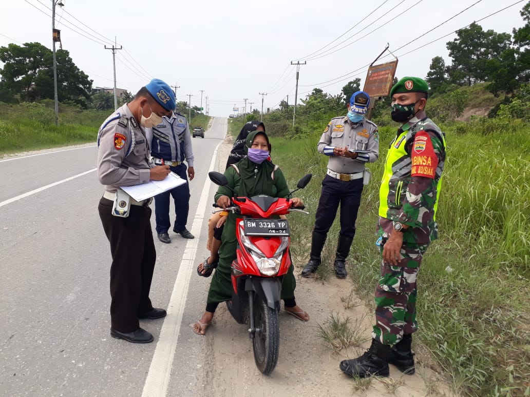 Tim Satgas Covid-19 Dirikan Posko di Perbatasan Kabupaten Siak
