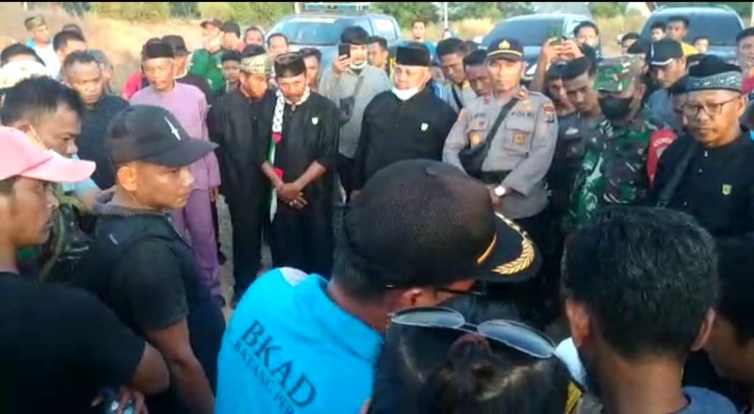 Tuntut Denda Adat Dibayarkan, PT SRK Didemo Warga Batang Peranap Inhu