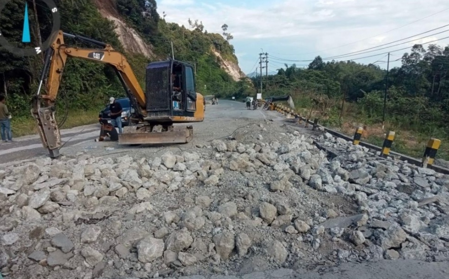 Kerusakan Jalan Lintas Riau - Sumbar Dipercepat, Target Minggu Ini Selesai