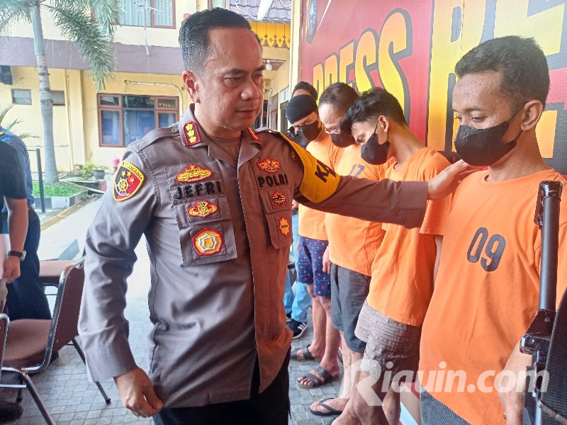 Sindikat Narkoba Antar Pulau Dibekuk di Pekanbaru, 3,5 Kg Sabu dan Inek Disita Polisi
