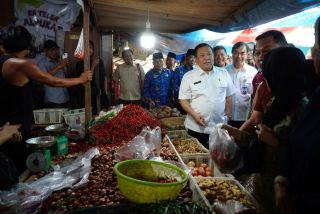 Pemprov Riau Gencar Sidak Pasar, Pastikan Pasokan Pangan Aman dan Harga Stabil Jelang Nataru