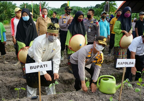 Bupati Alfedri Apresiasi Kapolda Riau Canangkan Gerakan Jaga Kampung di Kabupaten Siak