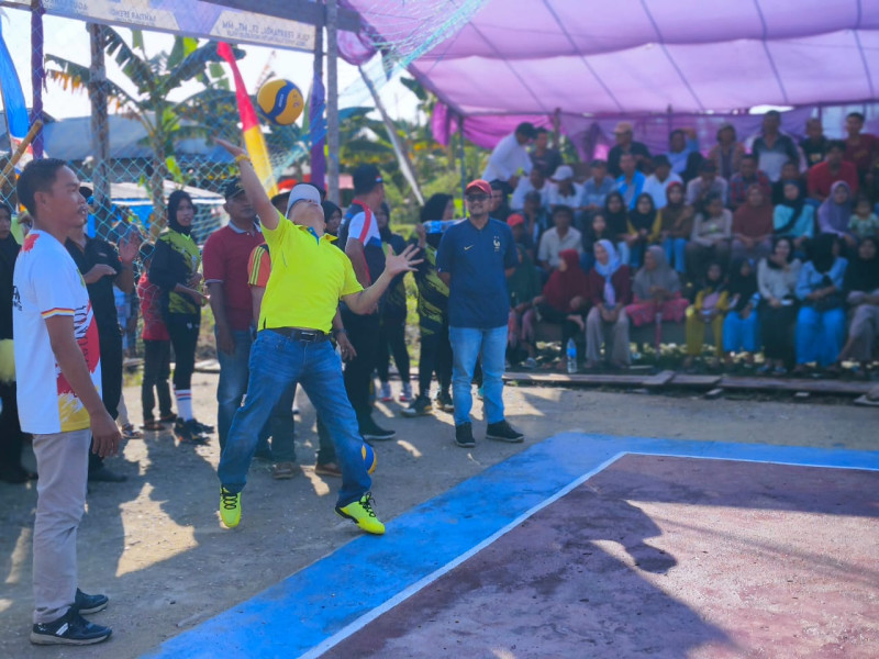 Ferryandi Buka Turnamen Volly Ball Pemuda Cup Kecamatan Gaung