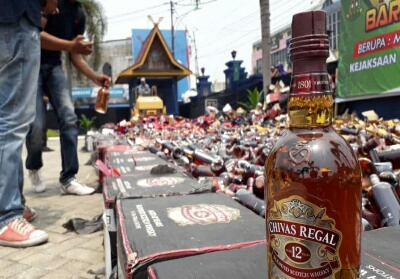 Bea Cukai Tembilahan Musnahkan Miras Ilegal Senilai Rp 9 Miliar