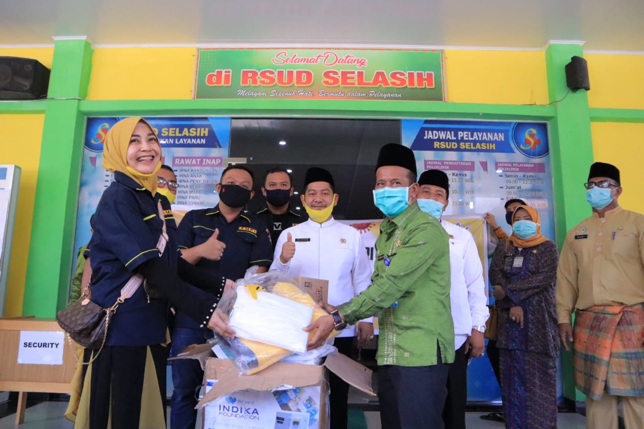 Peduli Covid-19, DPD AMPI Riau Serahkan APD ke RSUD Selasih Pelalawan