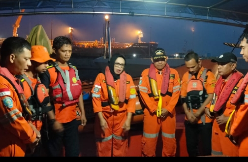 Perahu Dihantam Ombak Besar, Dua Nelayan di Tanjung Medang Hilang