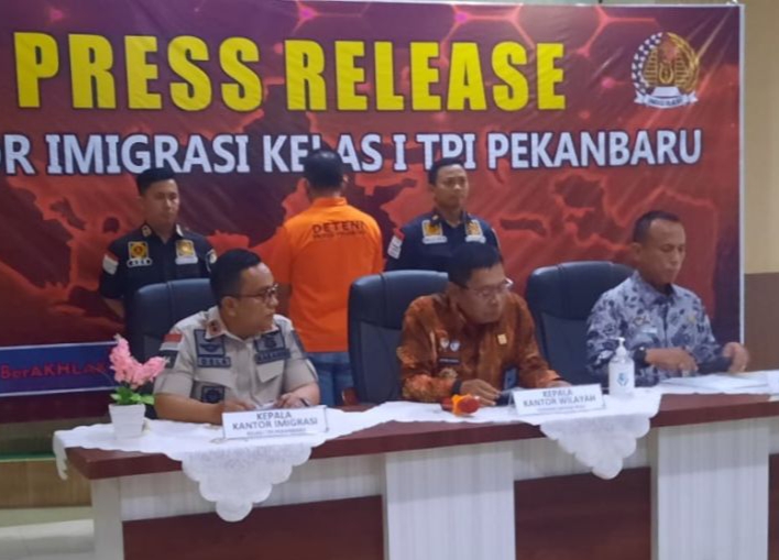 Punya Bisnis Batubara dan KTP Riau, WNA Asal Malaysia Ditangkap