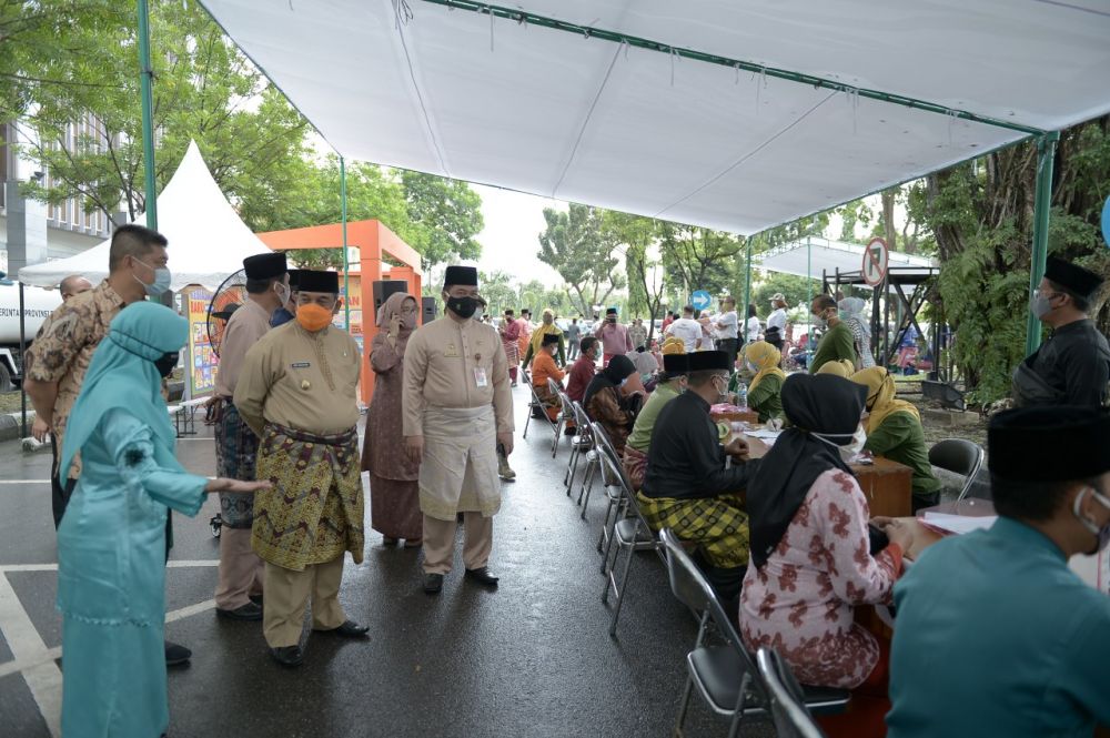 ASN Pemprov Riau Jalani Swab Massal Selama 2 Hari, Hari ke-1 Diikuti 566 Orang
