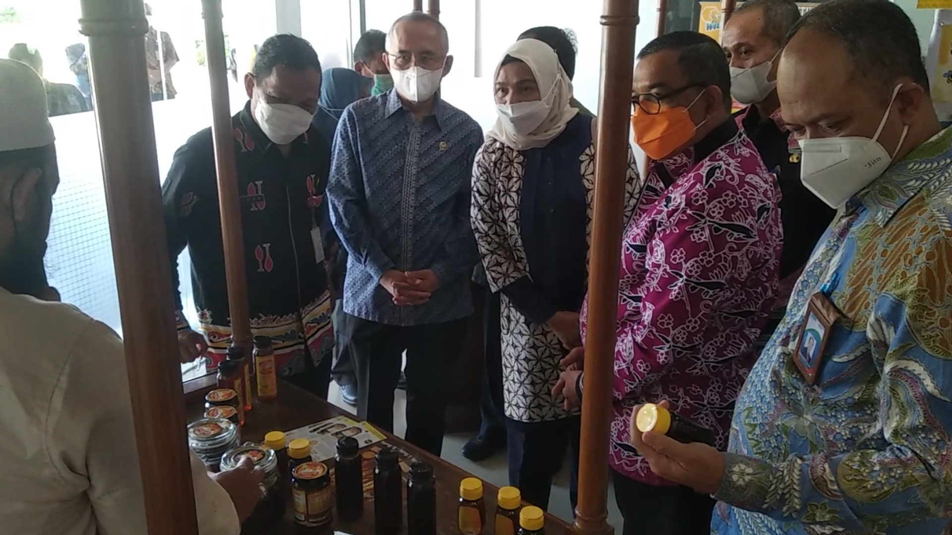 3 IKM di Riau Raih Sertifikat SNI dari BSN, Wagub: Diharapkan Produk IKM dan UMKM Bisa Tembus Pasar Ekspor