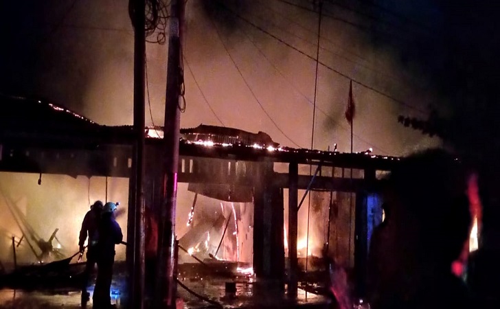 Empat Ruko dan Tujuh Rumah Petak di Jalan Cipta Karya Ludes Terbakar