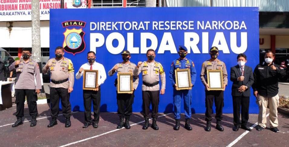 Ungkap Kasus Narkoba, 47 Personel Terima Penghargaan dari Kapolda Riau