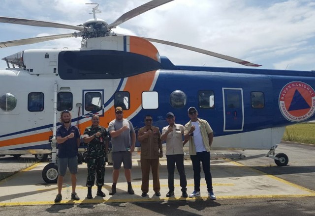 Tiga Helikopter WB Dioperasikan dan 1.000 Kg Garam Disemai Atasi Karhutla di Riau