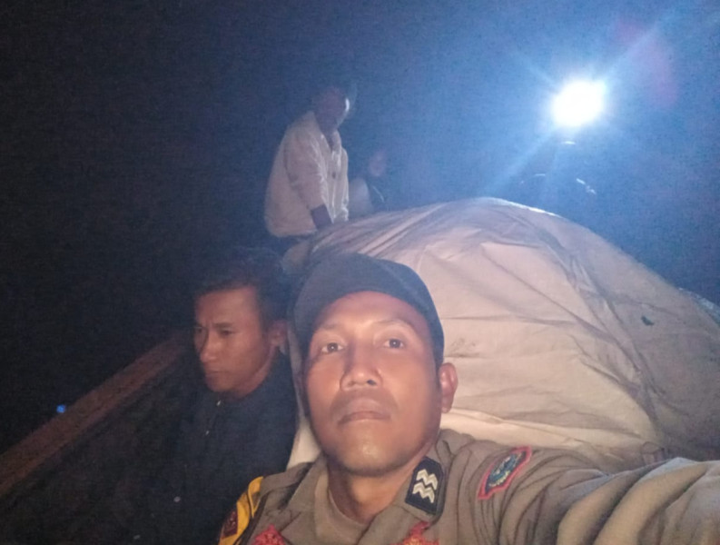 Lewati Sungai Rokan, Pengiriman Logistik Hasil Pemilu ke Air Hitam Dikawal Polisi