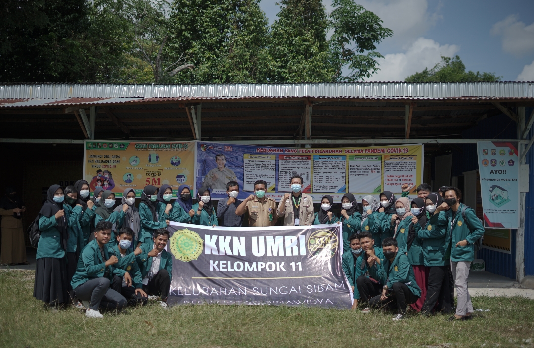 Mahasiswa KKN UMRI Lakukan Pembelajaran Multimedia Interaktif di Sungai Sibam Pekanbaru