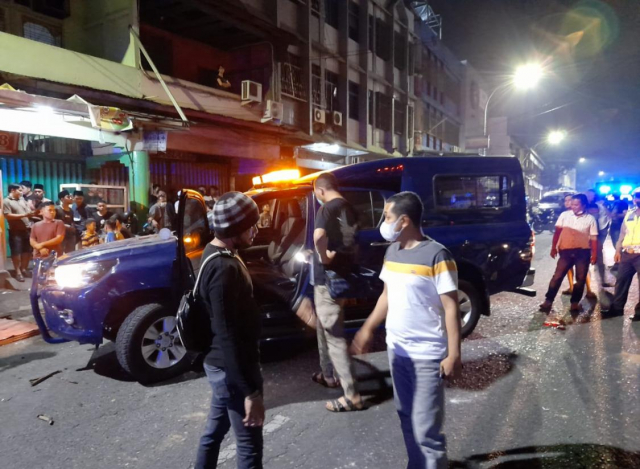 Diserang Sekelompok Massa di Jalan Juanda, Mobil K-9 Milik Bea dan Cukai Pekanbaru Ringsek