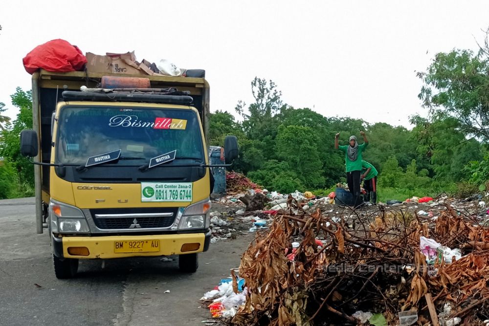 Soal Sampah di Pekanbaru, Waka DPRD Azwendi Minta PJ Walikota Hentikan Kerjasama Swasta