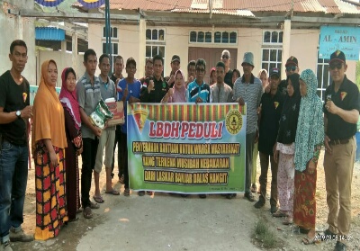 LBDH Serahkan Bantuan Korban Kebakaran Asrama Polisi dan Sebrang Tembilahan