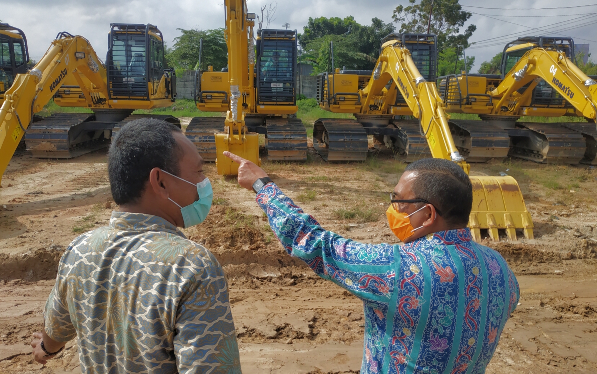 12 Eskavator Pemprov Riau Siap  Digunakan untuk Membuat Embung