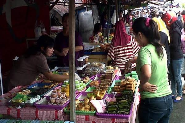 Jelang Ramadhan, Dinas Perdagangan Kampar Tata Pedagang Takjil di Pasar Ninik Mamak