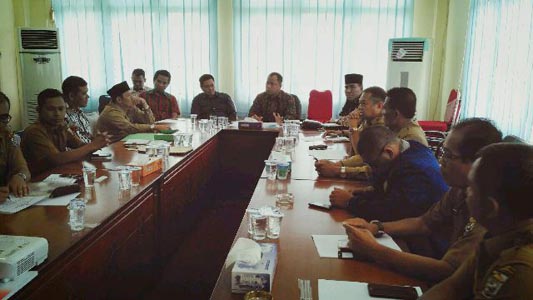 Hearing, Disperindag Pelalawan Ungkap Rencana Warga Kirim Video Kelangkaan Gas ke Presiden