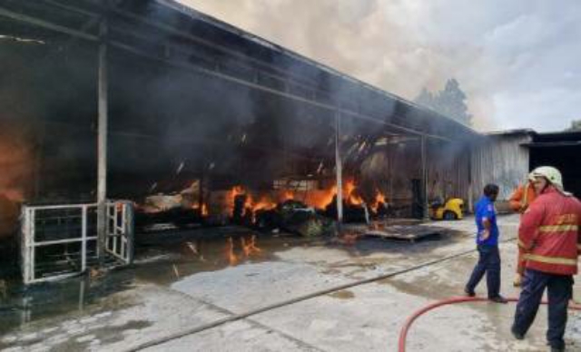 Kepala DPKP Pekanbaru Ungkap 37 Kasus Kebakaran Berhasil Ditangani hingga April 2023