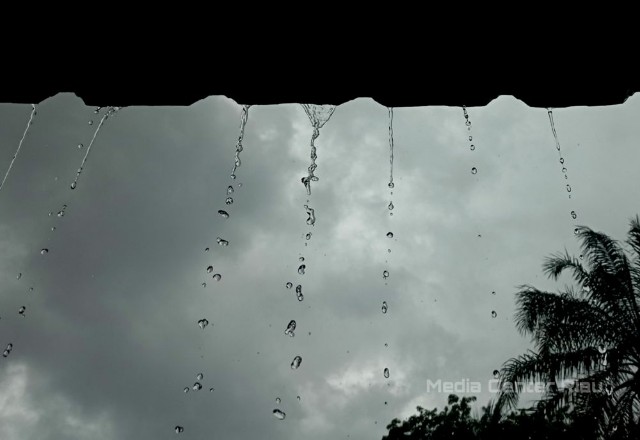 Waspada, Hujan Disertai Petir dan Angin Kencang Diperkirakan Guyur Riau Hari Ini
