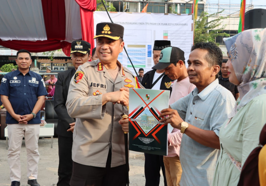 Paska Terbakar Dua Bulan Lalu, TPS Pasar Cik Puan Pekanbaru Diserahkan ke Pedagang