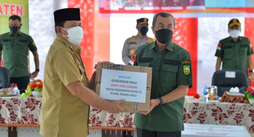 Diterima Bupati, Gubri Serahkan Bantuan Obat-obatan untuk Pasien Covid-19 di Rohul