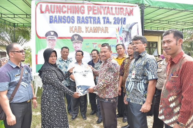 Wabup Kampar Launching Bansos Rastra 2018 di Tapung