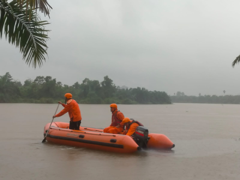 Tim SAR Gabungan Lanjutkan Pencarian Nelayan Tenggelam di Sungai Kampar