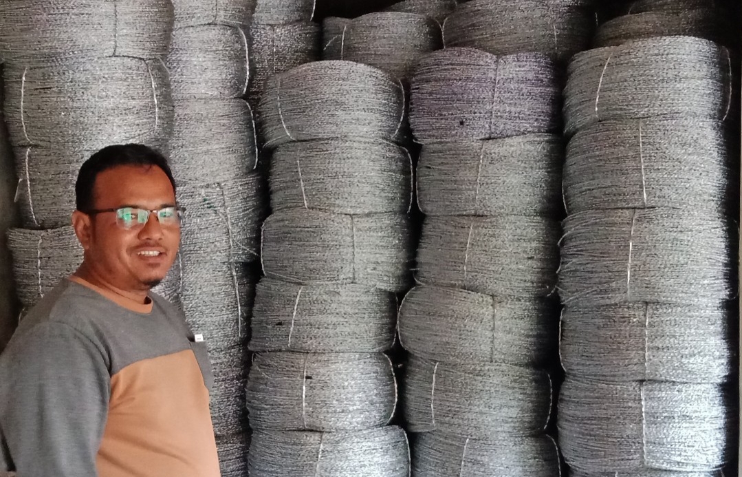 Pertama di Sumatera, Pria Asal Kuansing Olah Limbah Plastik Jadi Tali Terpal