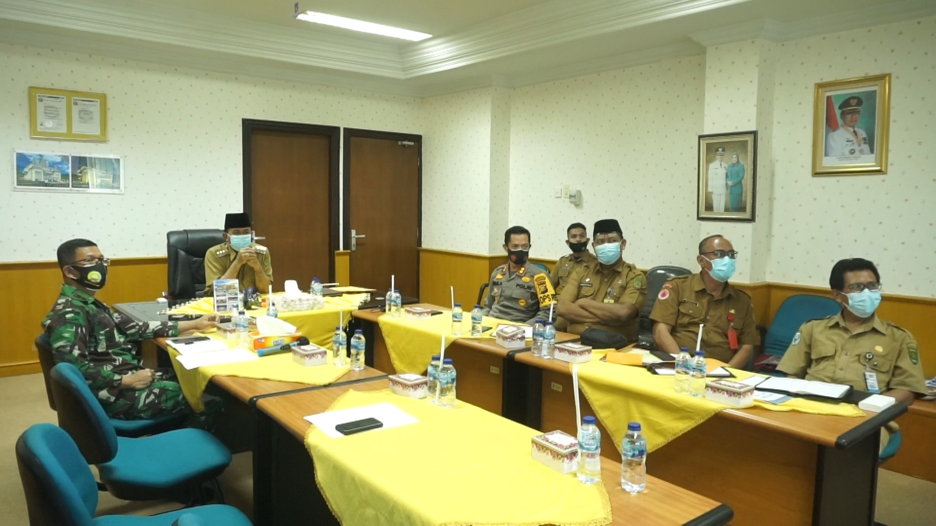 Bupati Inhil Ikut Rakor Penanganan Corona di Riau
