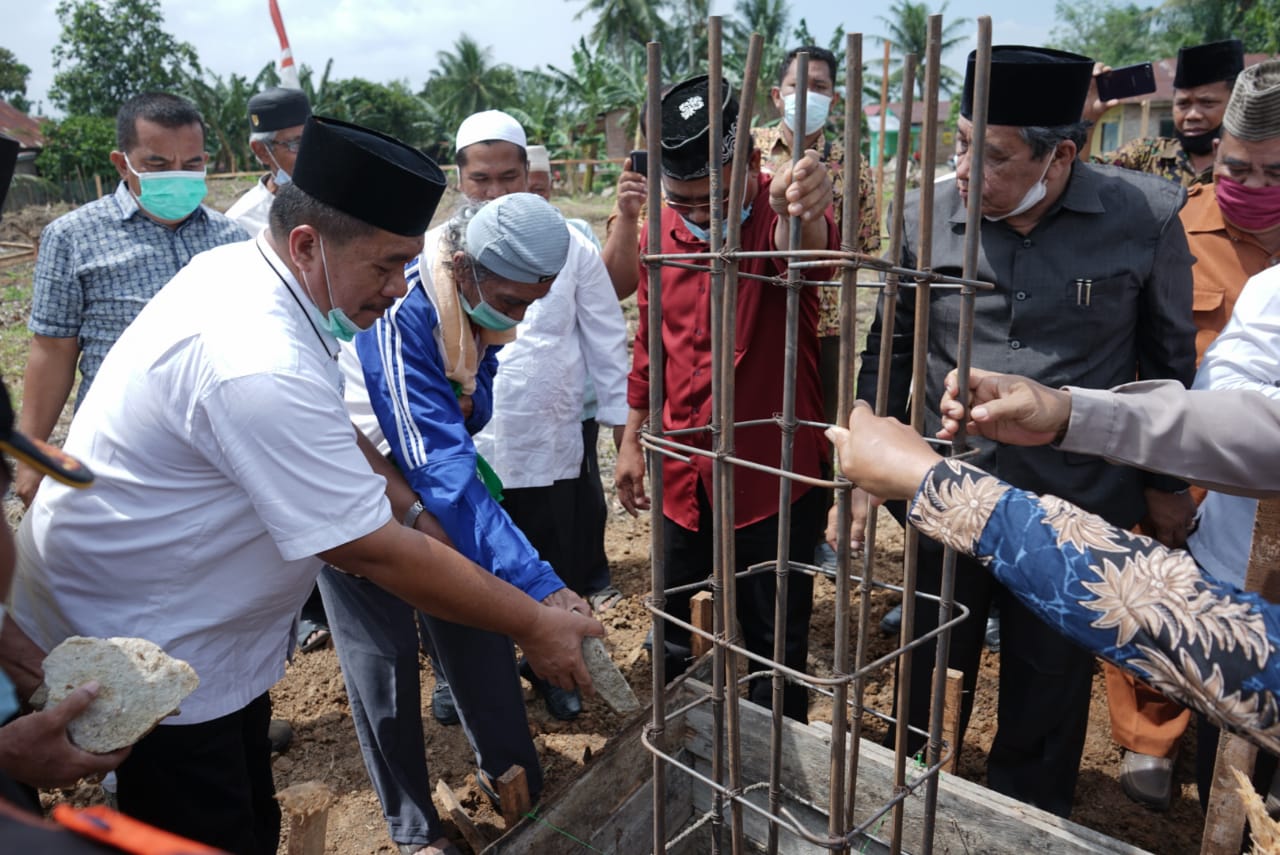 Wabup Asahan Letak Batu Pertama Pembangunan Pondok Pesantren Syam Zalilul Akbar