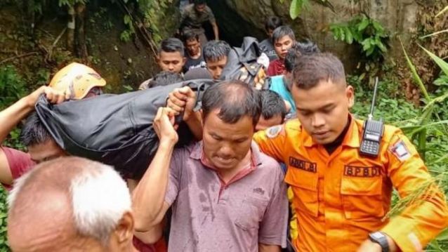 Ditemukan, 3 Jenazah Mahasiswa UNP Hanyut di Air Terjun Lubuk Hitam Padang