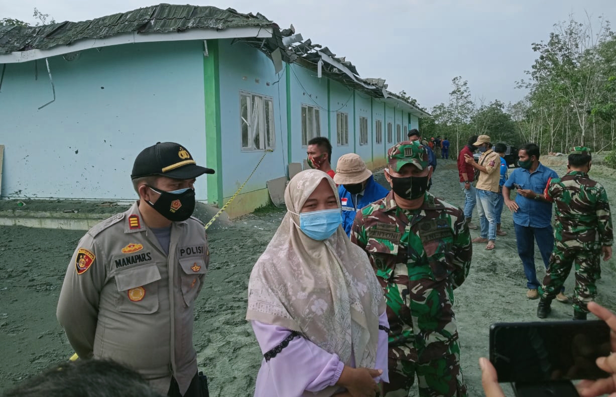 Camat Larang Warga Dekati Lokasi Semburan Gas Ponpes Al Ihsan Pekanbaru
