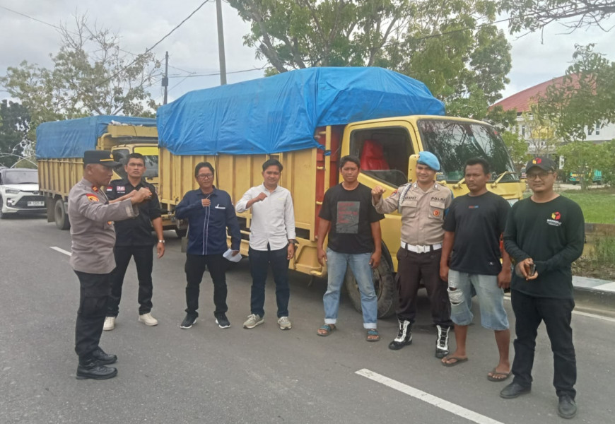 Polisi Kawal Ketat Distribusi Logistik Pemilu di Tanah Putih Tanjung Melawan