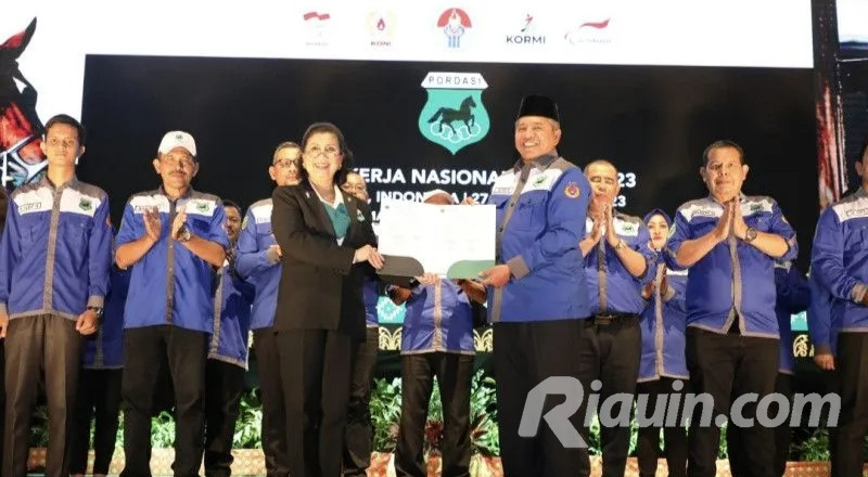 Triwatty Kukuhkan Pengurus Pordasi Riau, Alfedri: Kita Bangun Arena Pacuan Kuda di Pekanbaru